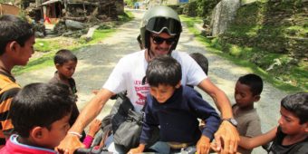 francois avec enfants sur moto